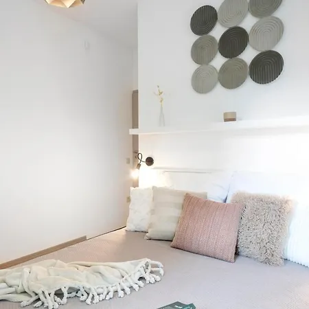 B72 Apartment *