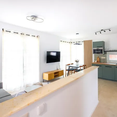 Apartment B72